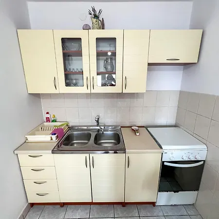 Apartment Robinson Artemis Vela Luka