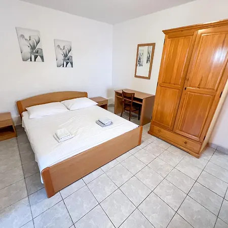 Robinson Artemis 尼亚卢卡