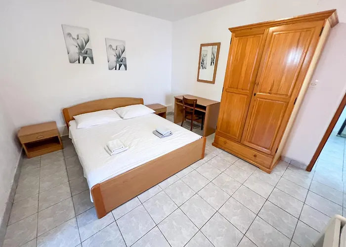 Robinson Artemis Vela Luka