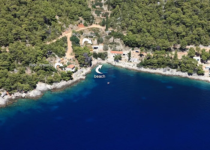 Robinson Artemis * Vela Luka